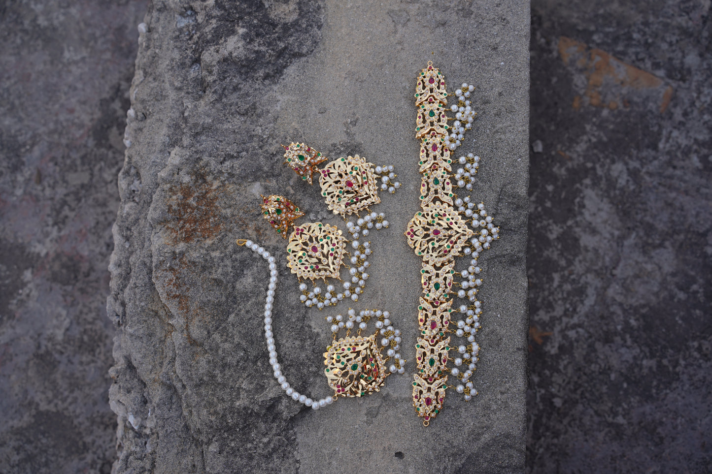 Hyderabadi Heritage Arri Challai Choker Set