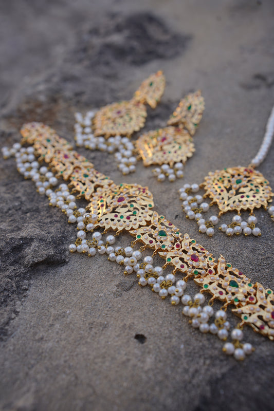 Hyderabadi Heritage Arri Challai Choker Set